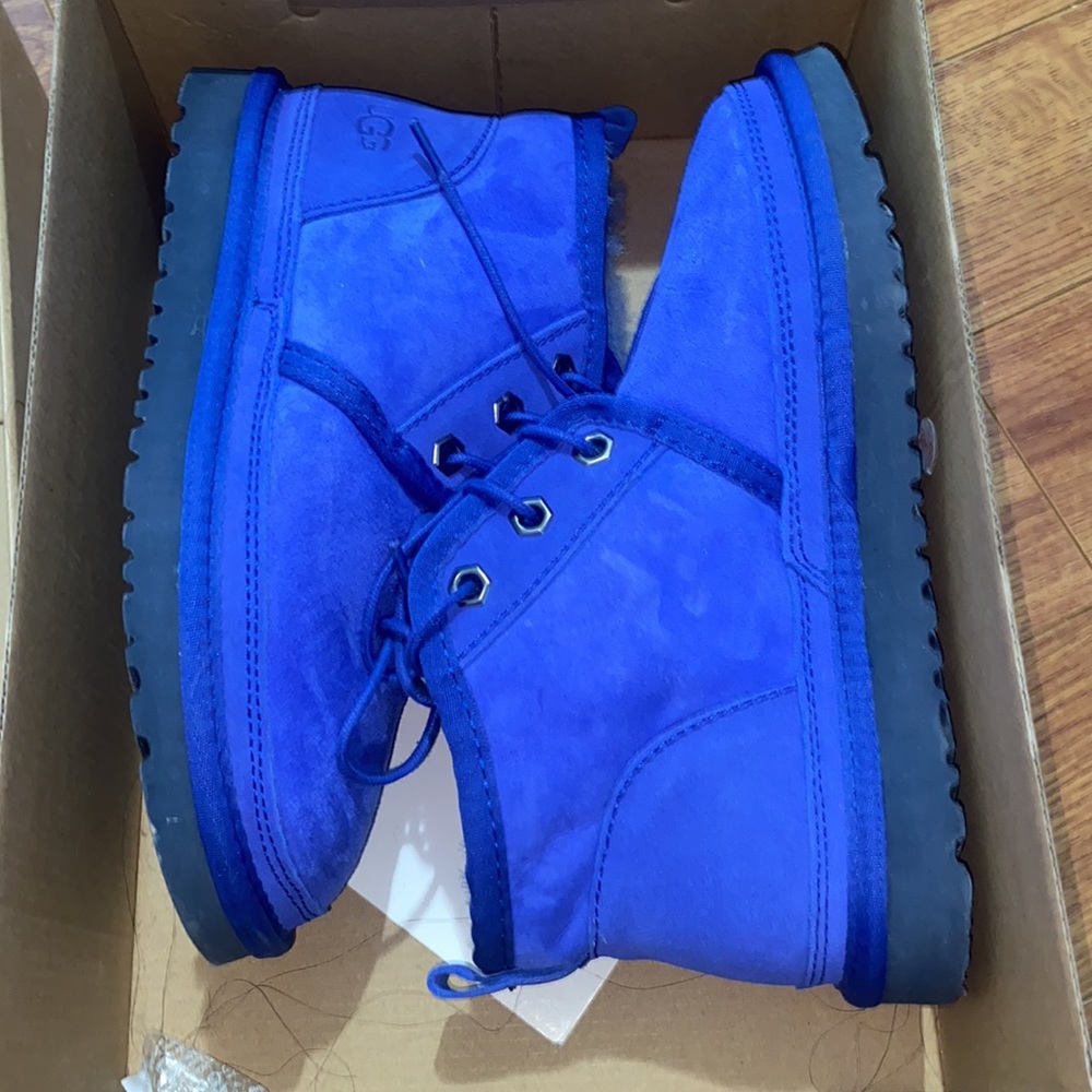 Ugg Neumel Boots - Picture 2 of 5